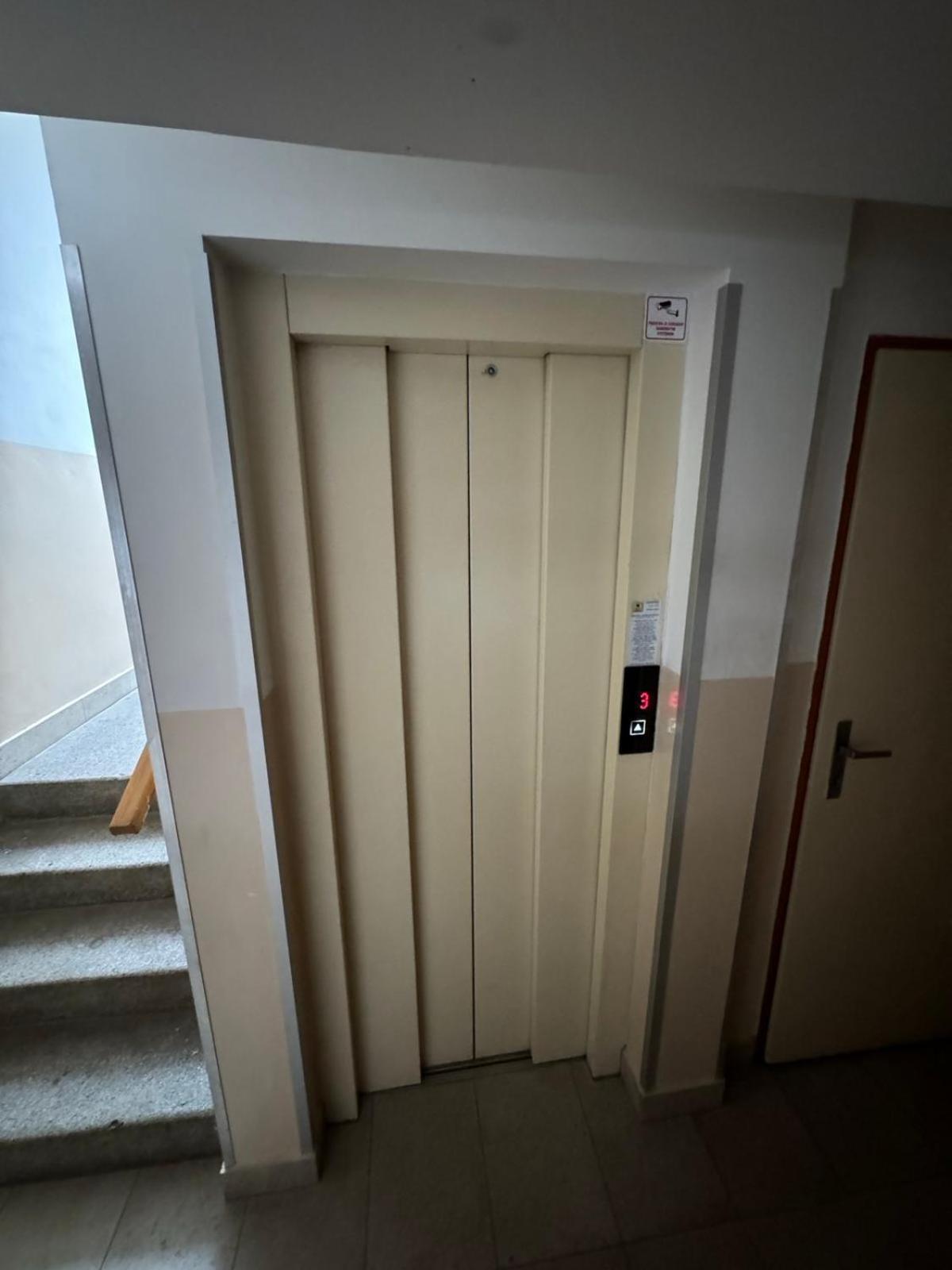 Apartman Sabo Komenskeho Caşonia Exterior foto