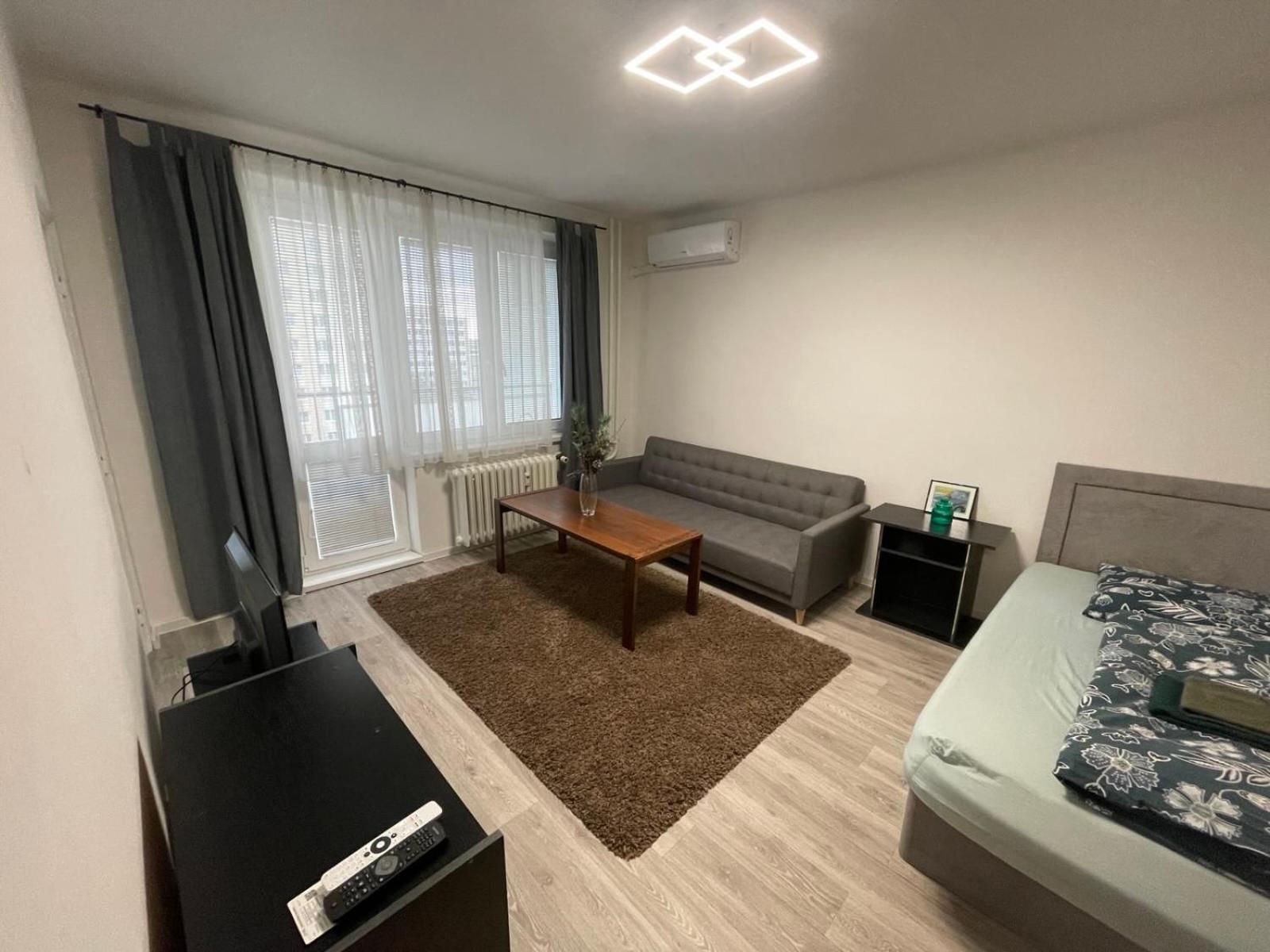 Apartman Sabo Komenskeho Caşonia Exterior foto