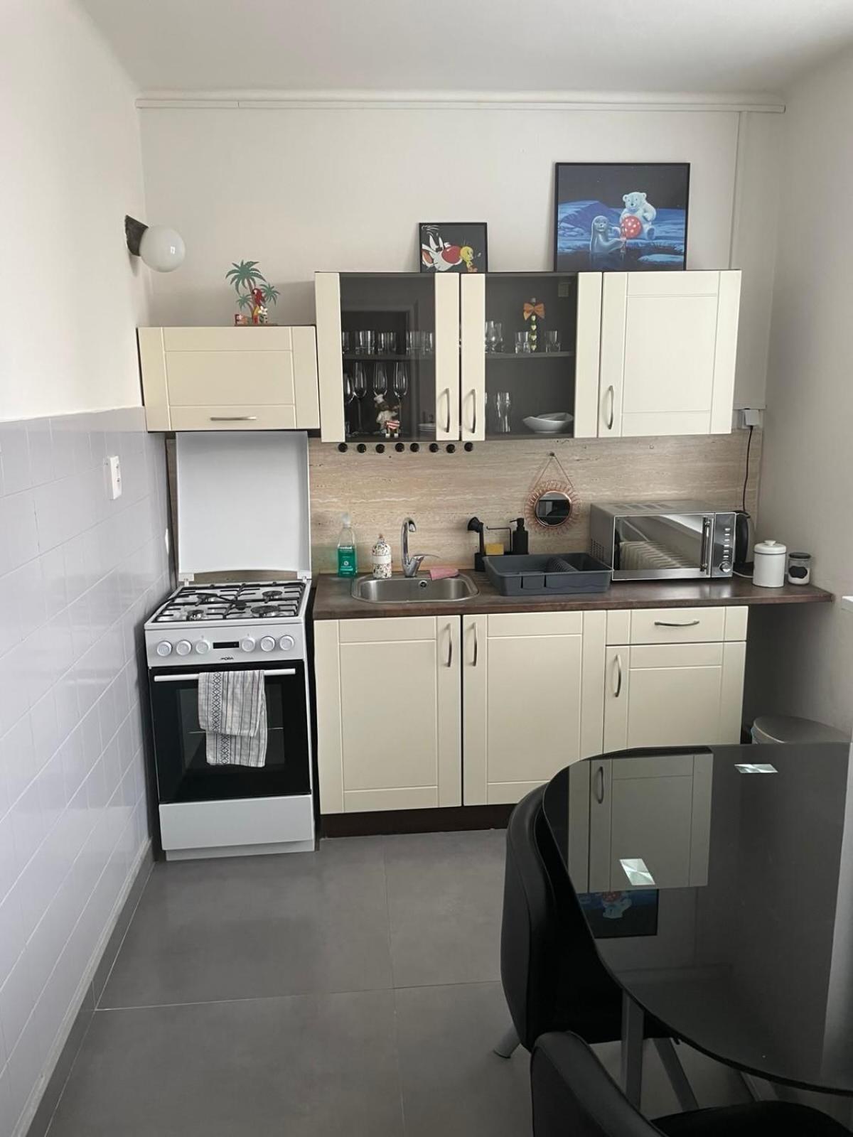 Apartman Sabo Komenskeho Caşonia Exterior foto